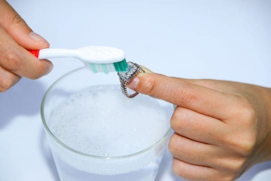 Comment entretenir ses bijoux en plaqué or ?